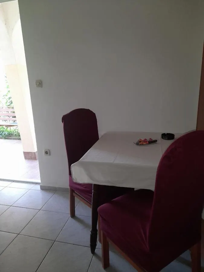 Leon Apartment Lopar