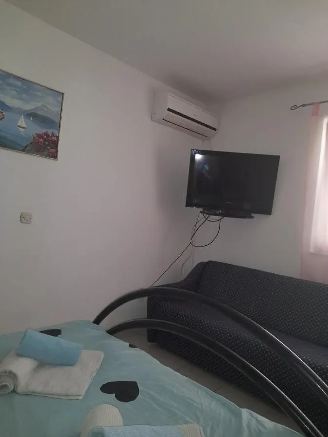Leon Apartment Lopar